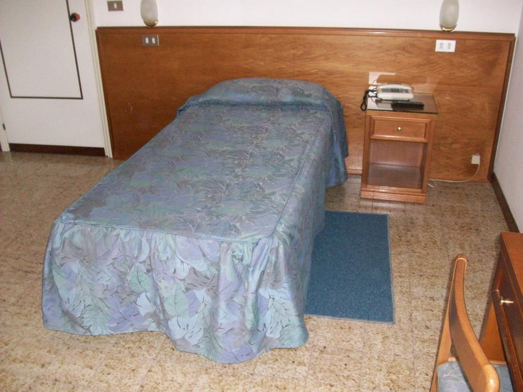 Hotel Santorotto Di Fabio Terrosi Sinalunga Habitación foto