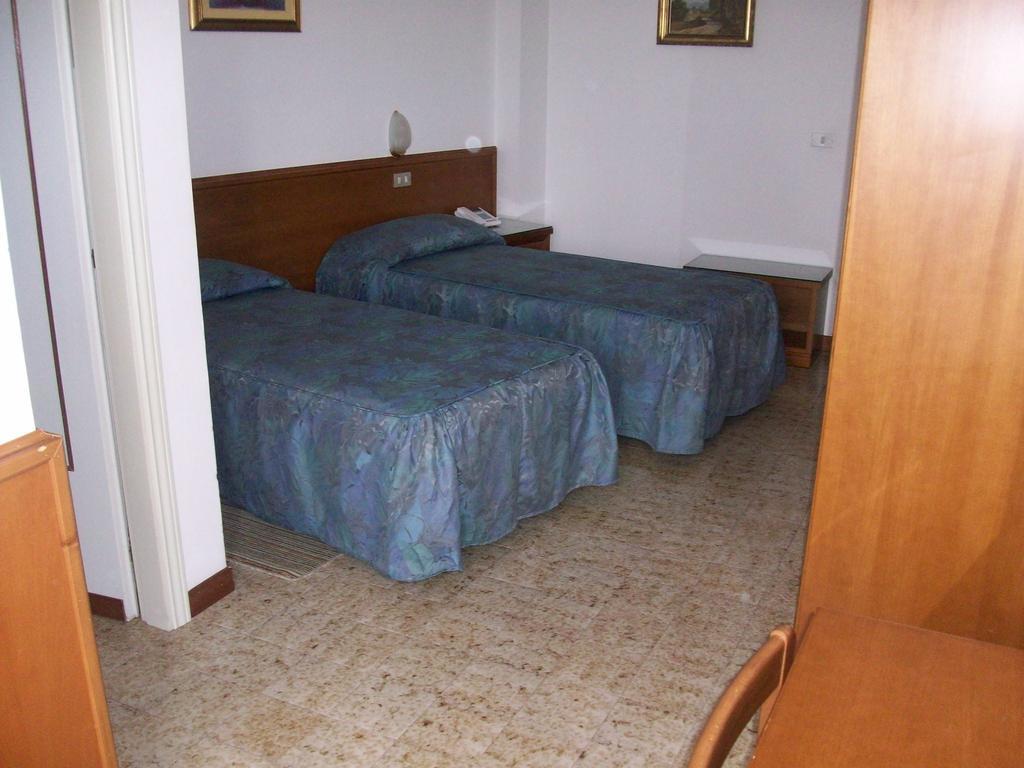 Hotel Santorotto Di Fabio Terrosi Sinalunga Habitación foto
