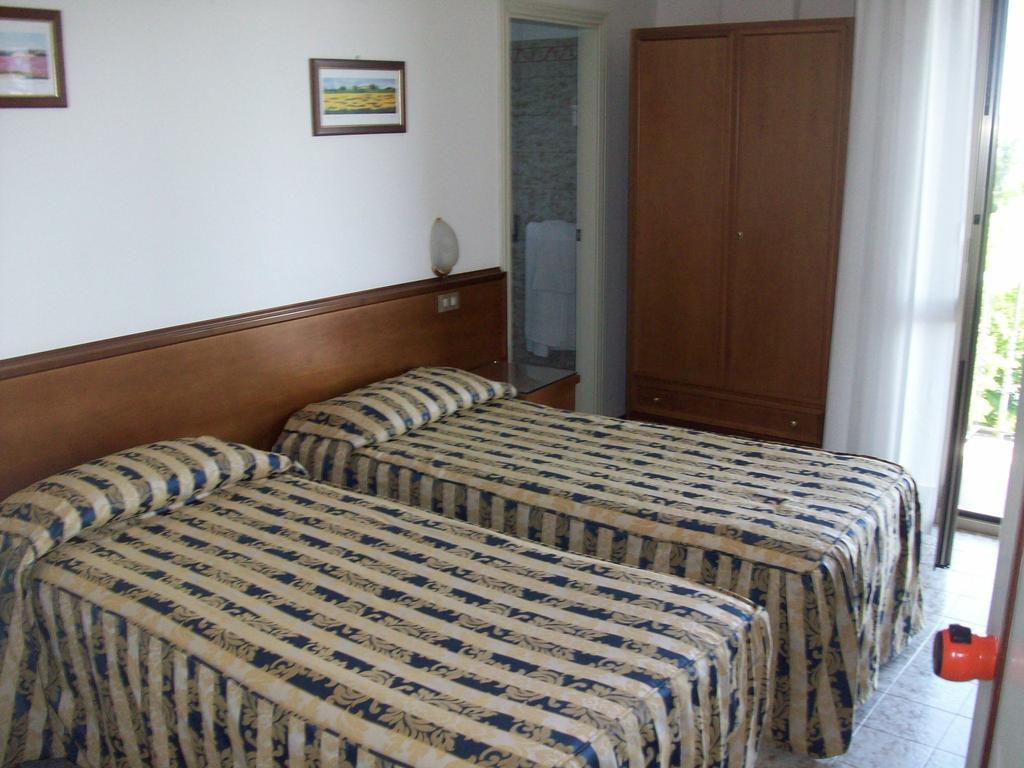 Hotel Santorotto Di Fabio Terrosi Sinalunga Habitación foto
